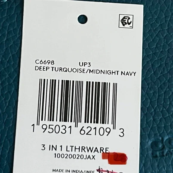 C6698 - Coach Men’s 3-in-1 Wallet - Picture 10 of 11